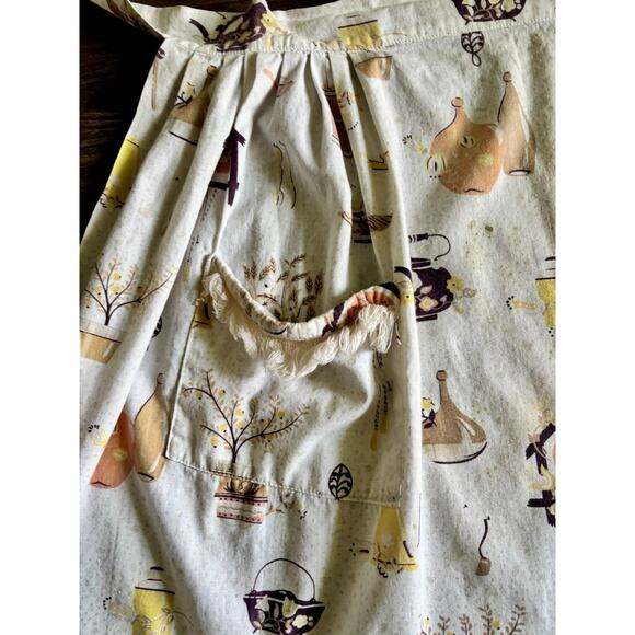 Vintage 1950s Half Apron Novelty Print Kitchen Knick Knacks Attached Hand Towel - Picture 8 of 13